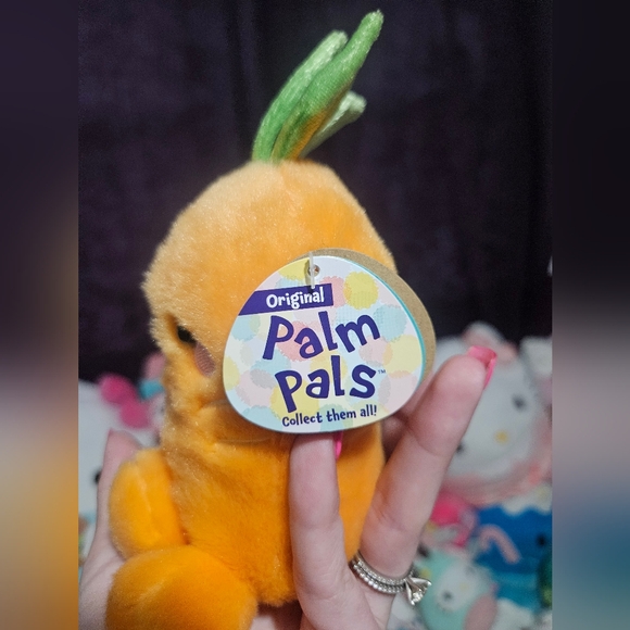 NWT Cheerful Carrot Palm Pals Cravings - Picture 3 of 5